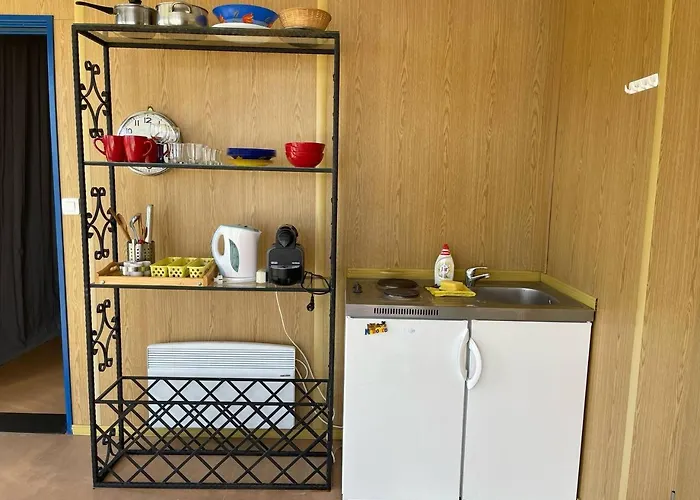 Greenpark Tiny House, Garden Terrace & Parking