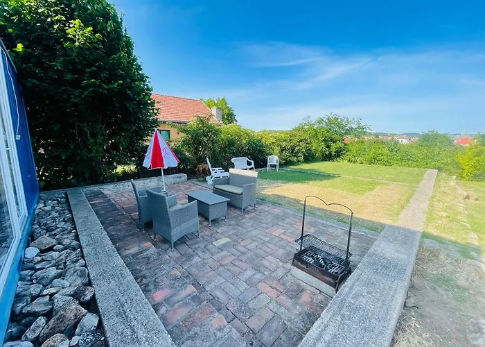 Greenpark Tiny House, Garden Terrace & Parking