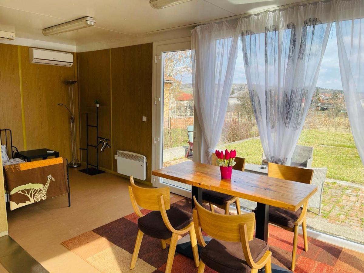 Greenpark Tiny House, Garden Terrace & Parking