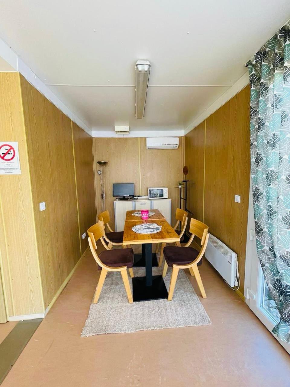 Greenpark Tiny House, Garden Terrace & Parking Bekecs