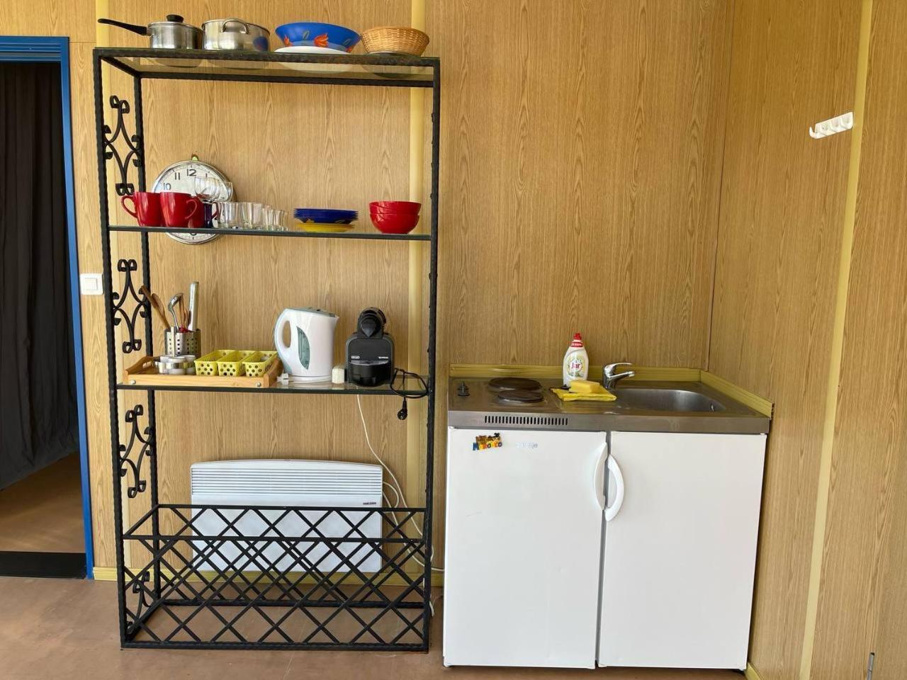 Greenpark Tiny House, Garden Terrace & Parking